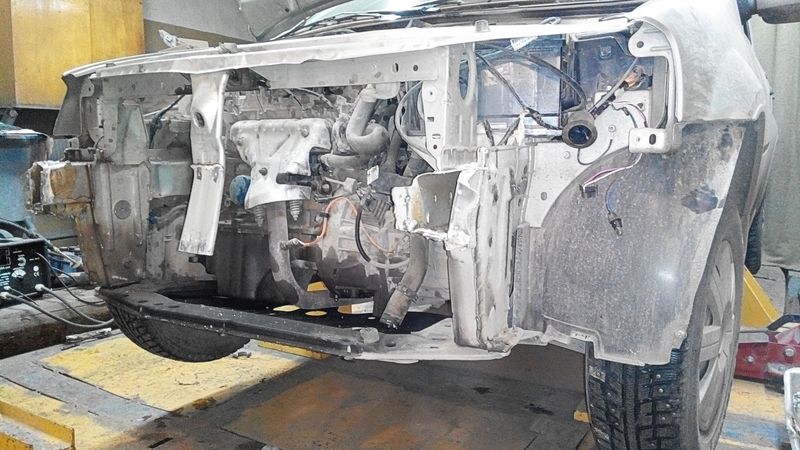 Восстановление Renault Logan на стапеле — фото 7